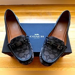 Coach Olive Outline Signature Collection Jacqrd Black-Smoke, Size 8.5M